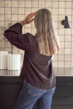 Sabby LS Shirt Black W Red Flower