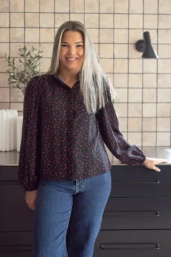 Sabby LS Shirt Black W Red Flower