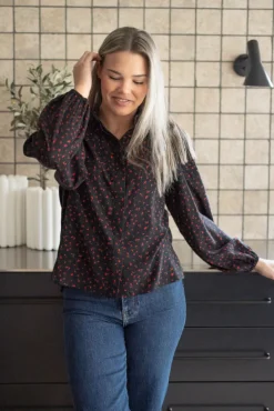 Sabby LS Shirt Black W Red Flower