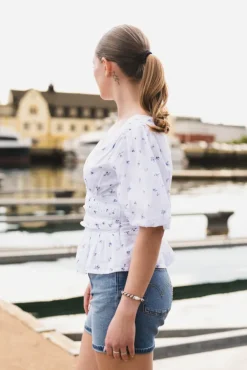 Sapura Flower Dobby Blouse Blue Flower