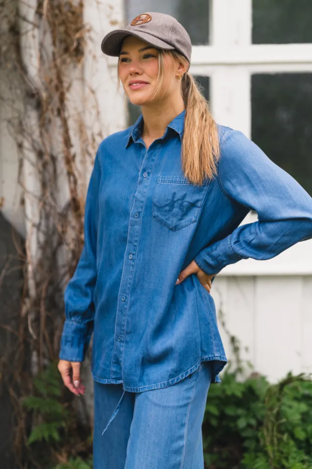 Scarlett Shirt Medium Wash Blue Denim