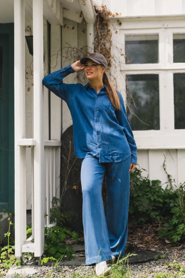 Scarlett Shirt Medium Wash Blue Denim