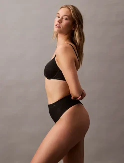 Sculpted Firm Mesh Thong Black