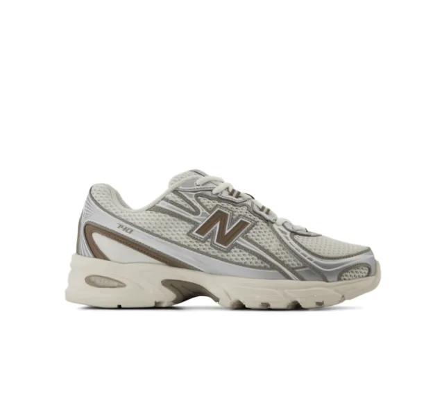 740 Sea Salt/Arid Stone/Silver Metallic