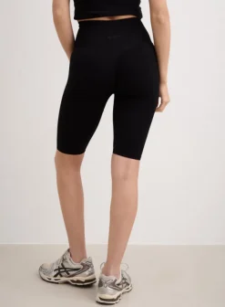 Shape Seamless Biker Shorts Black
