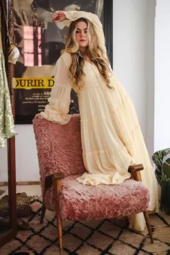 Showbird Dress Soft Butter