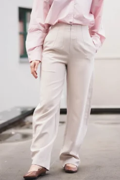Smooth Barrel Pants Ivory White