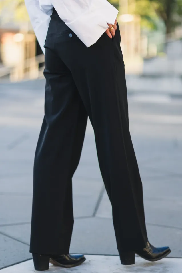 Sophia Regular 285 Black