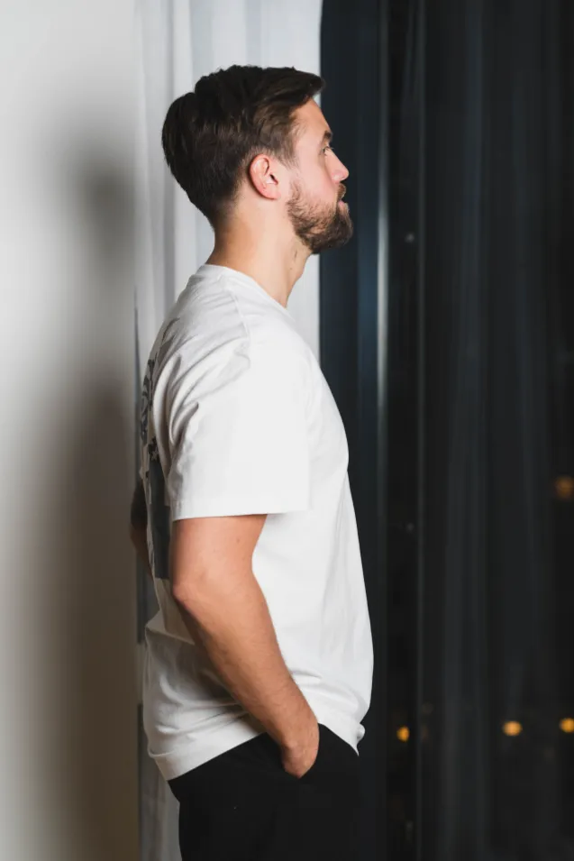 SS Relaxed Graphic Tee Ecru