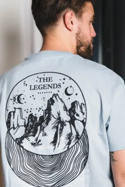 SS Relaxed Graphic Tee Jet Stream