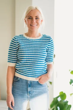 Stilla Knit Top White W. Blue