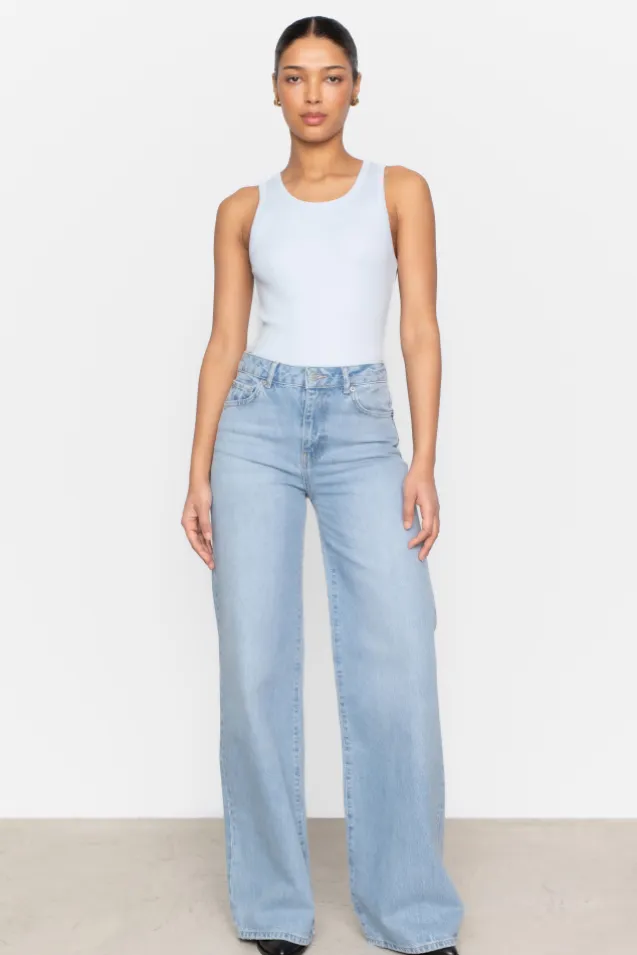 Taylor Light Blue