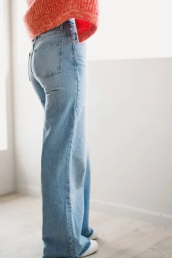 Taylor Light Blue