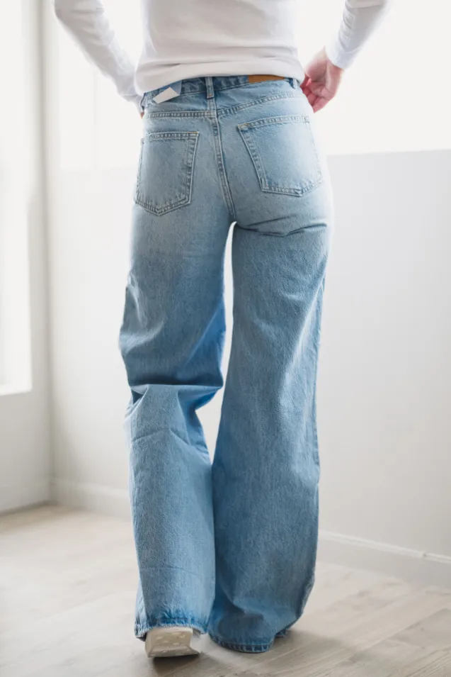 Taylor Light Blue