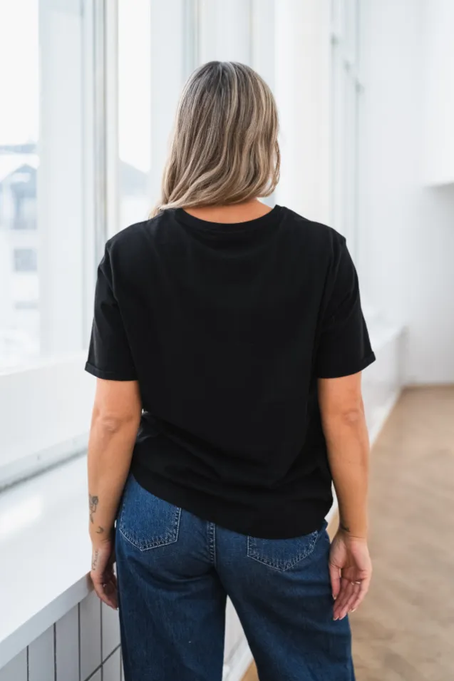 Terina Organic Small Logo Tee Black/White