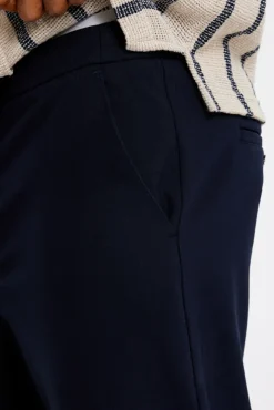 Theo 285 Navy