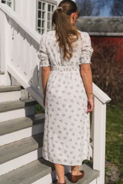 Valley Flowing Dress Light Blue