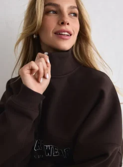 Varsity Sweat Half Zip Chocolate