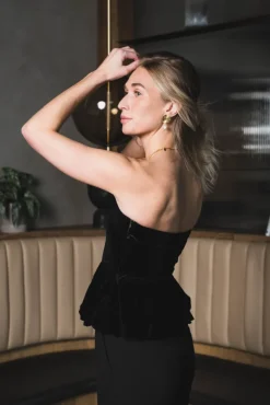 Vessi Velour Balloon Corsage Black