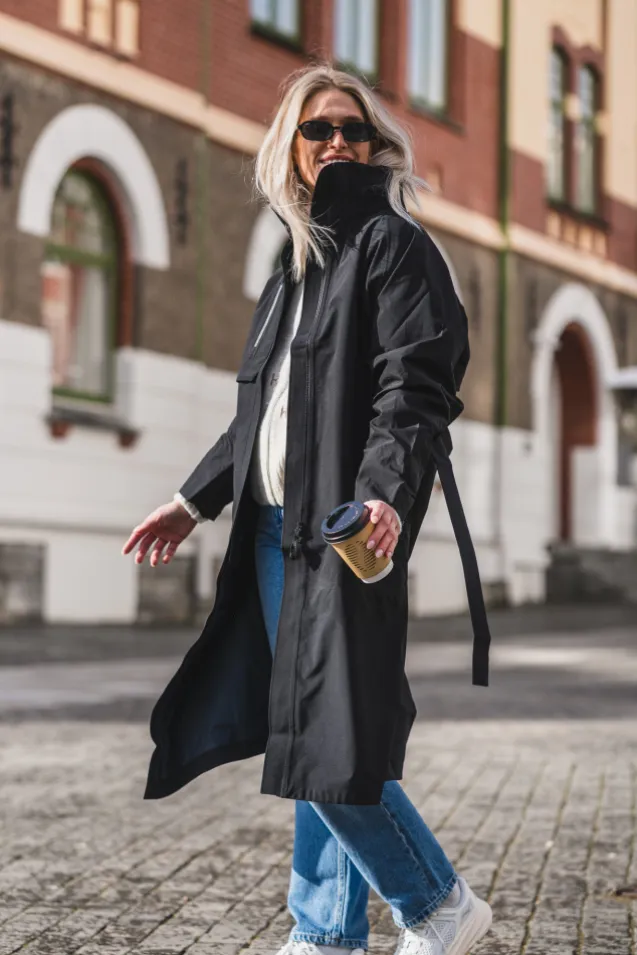 Vik Coat Black