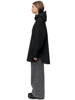 Voss Poncho Black