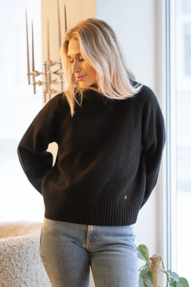 W. Wool Crew Black