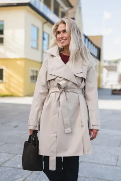 Yr'en Coat Sand