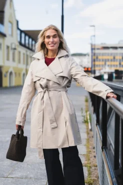 Yr'en Coat Sand